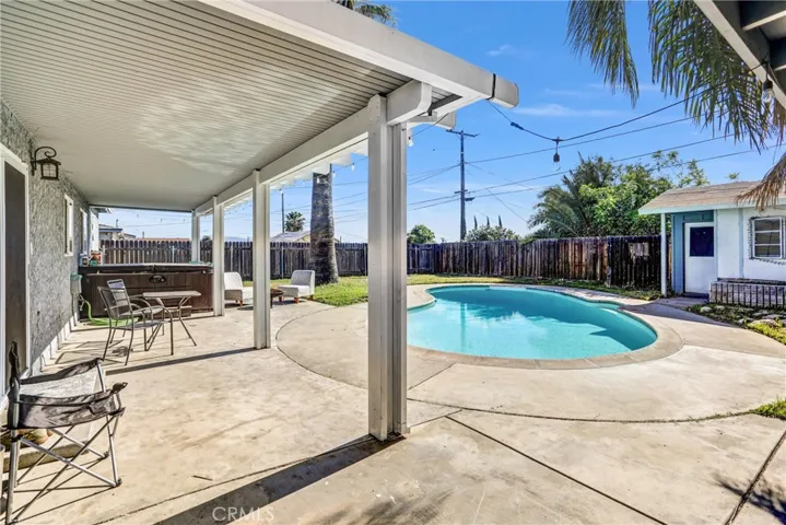 Covered Patio off Master