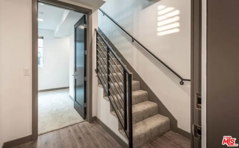 552 N Hobart Boulevard 316, Los Angeles, California 90004