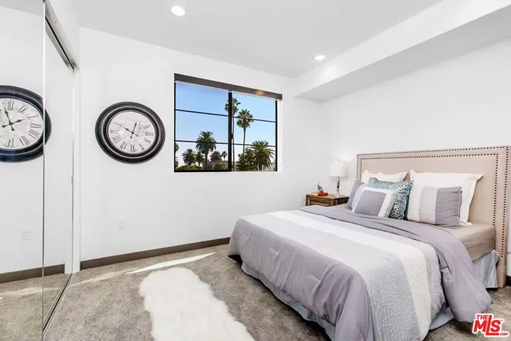 552 N Hobart Boulevard 316, Los Angeles, California 90004