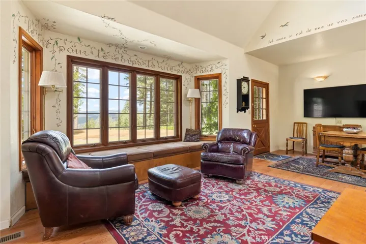 Bay window seat