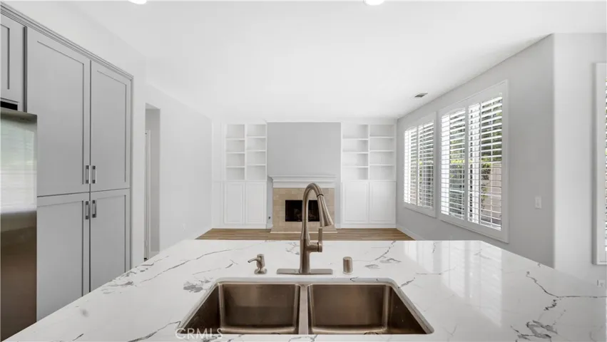 183 Kingswood, Irvine, California 92620
