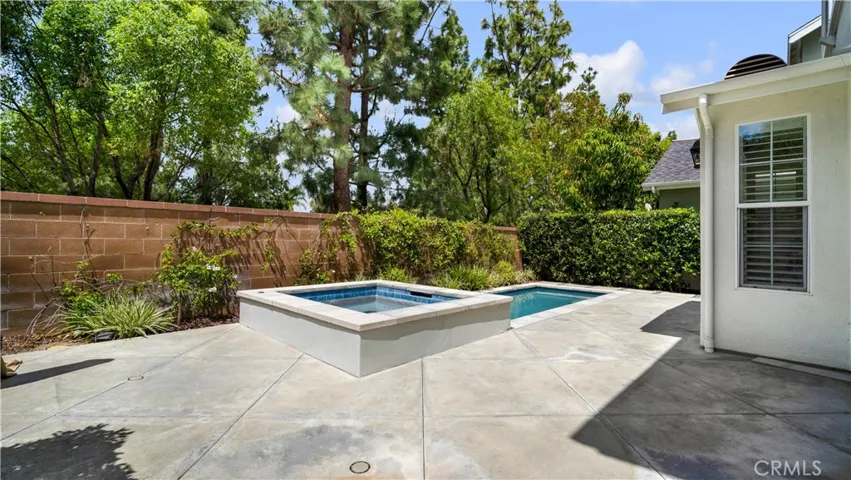 183 Kingswood, Irvine, California 92620