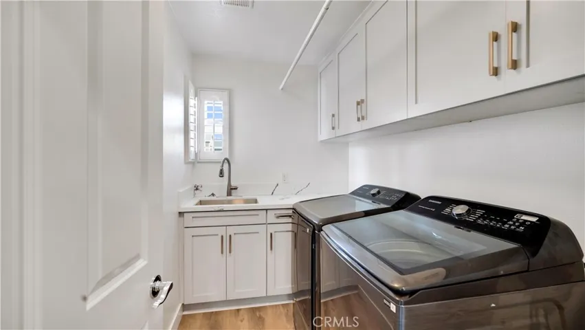 183 Kingswood, Irvine, California 92620