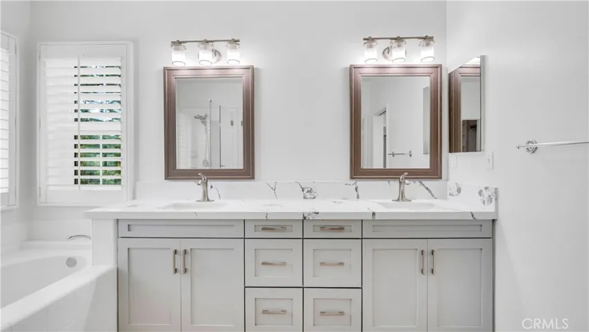 183 Kingswood, Irvine, California 92620