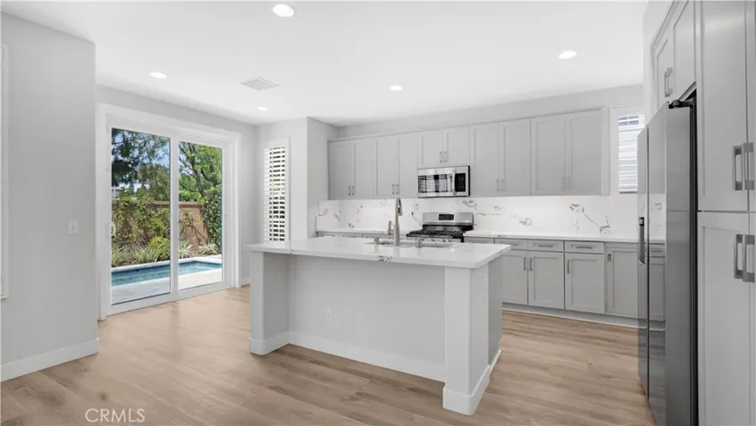 183 Kingswood, Irvine, California 92620
