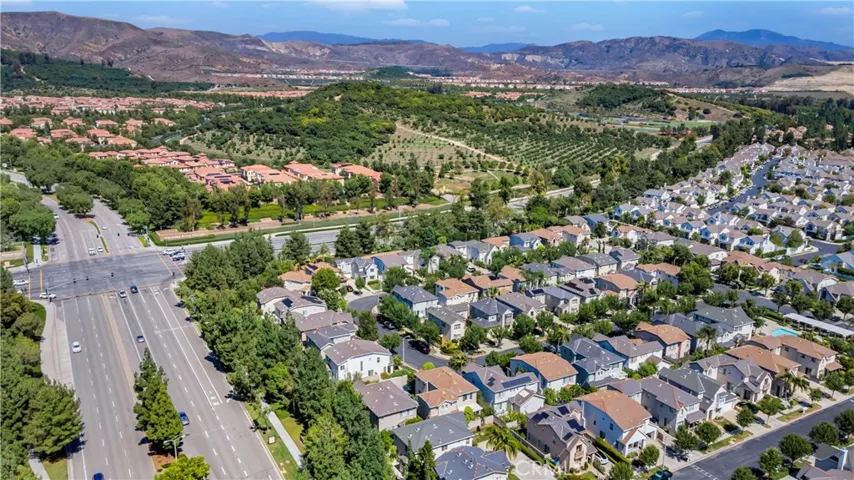 183 Kingswood, Irvine, California 92620