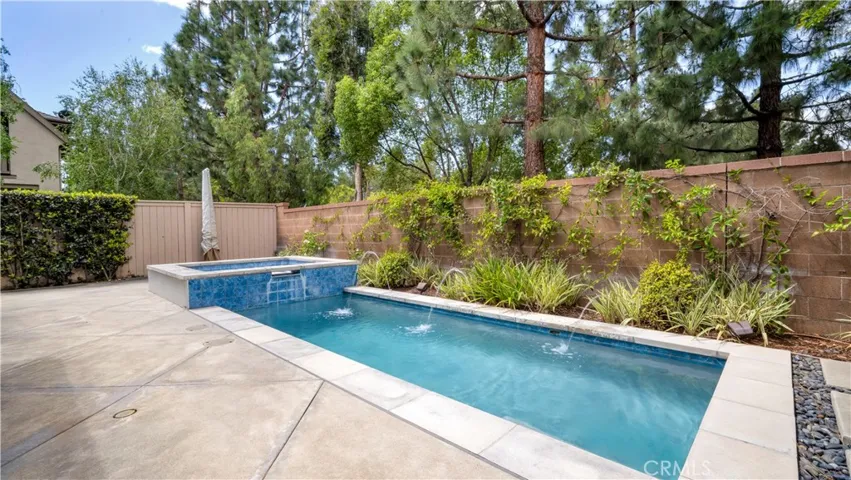 183 Kingswood, Irvine, California 92620