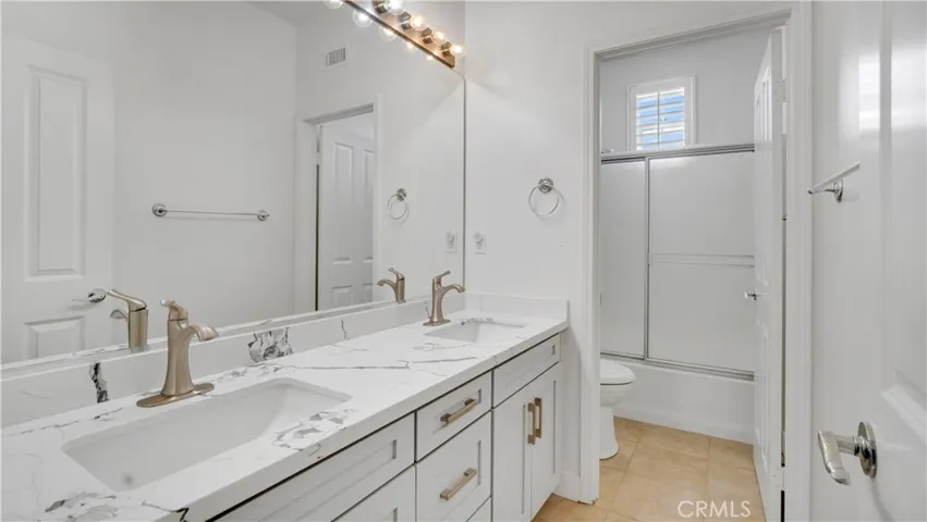 183 Kingswood, Irvine, California 92620