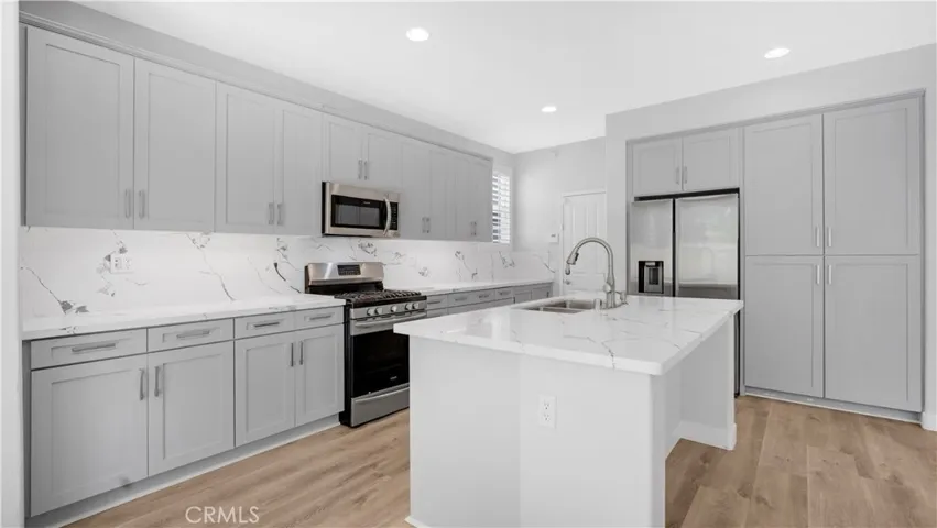 183 Kingswood, Irvine, California 92620