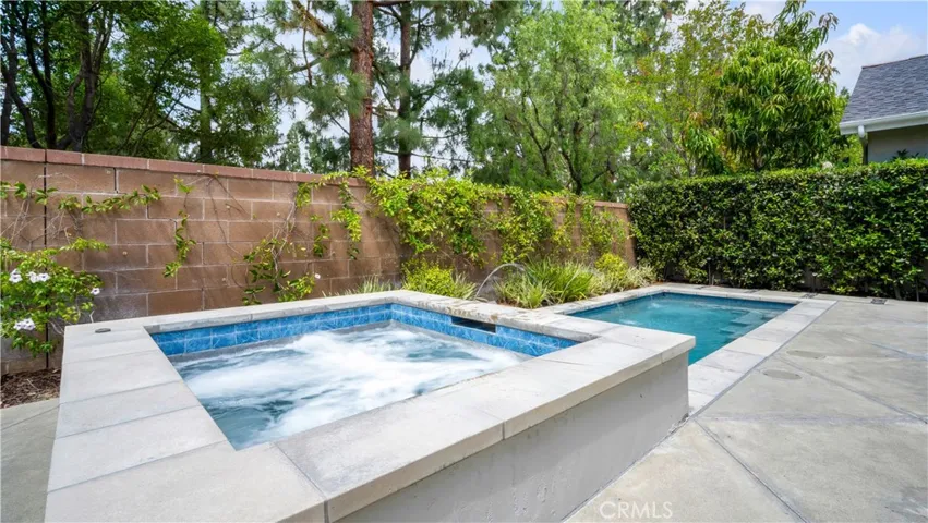 183 Kingswood, Irvine, California 92620
