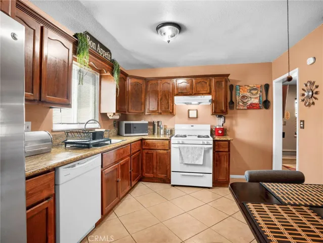 223 E Alru, Rialto, California 92376