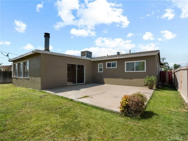 223 E Alru, Rialto, California 92376