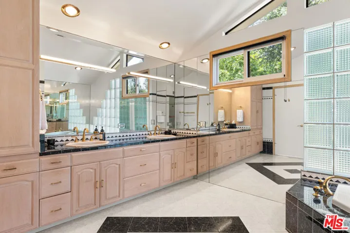 2160 Winona Boulevard, Los Angeles, California 90027