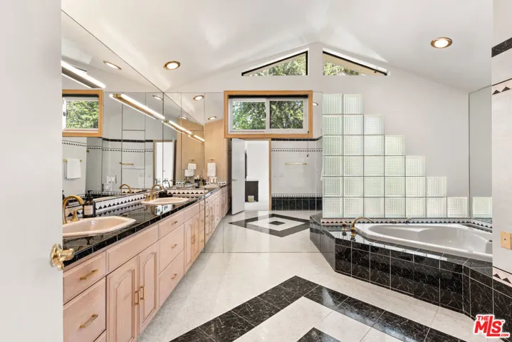2160 Winona Boulevard, Los Angeles, California 90027