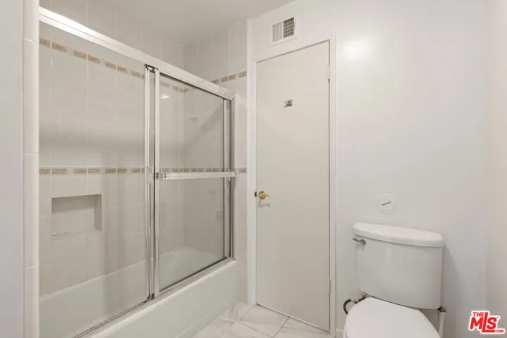 2160 Winona Boulevard, Los Angeles, California 90027