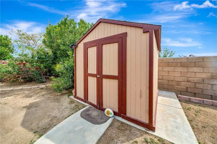 1222 W Avenue H7, Lancaster, California 93534