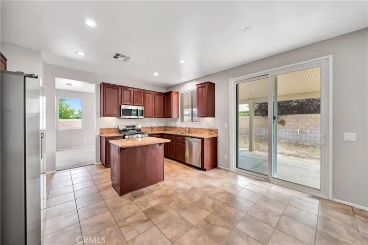 1222 W Avenue H7, Lancaster, California 93534