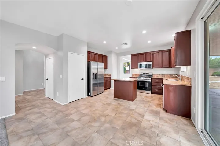 1222 W Avenue H7, Lancaster, California 93534