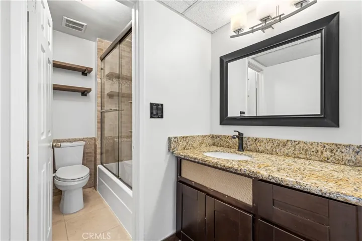 2nd Floor Bathroom