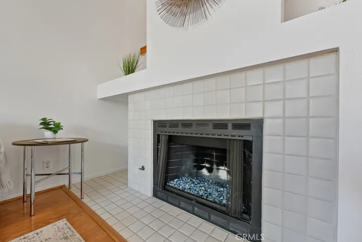 Gas fireplace