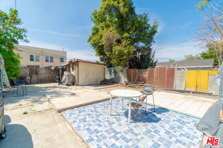 956 E 33rd Street, Los Angeles, California 90011