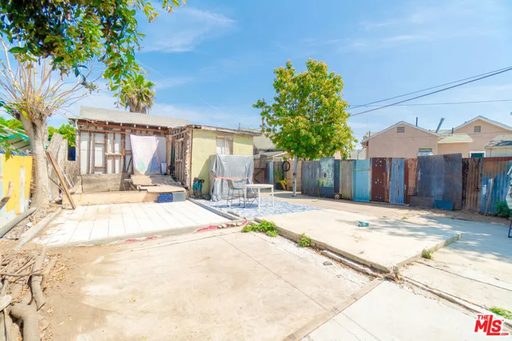 956 E 33rd Street, Los Angeles, California 90011