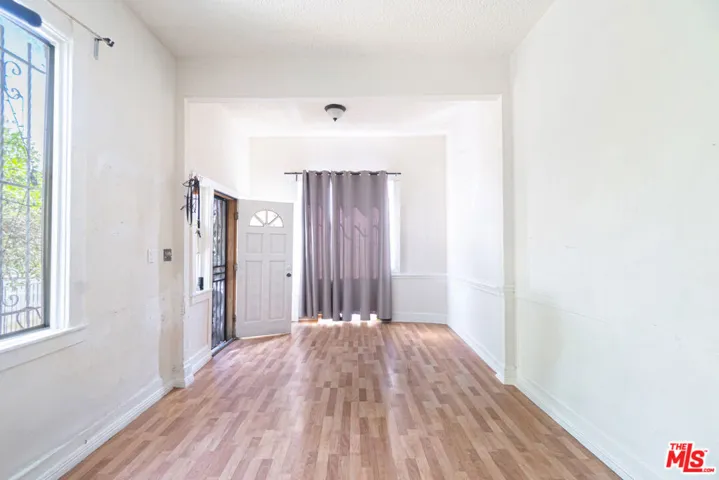 956 E 33rd Street, Los Angeles, California 90011