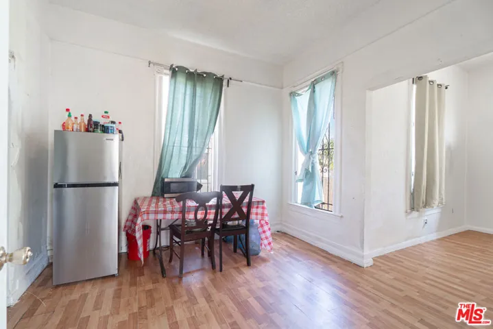 956 E 33rd Street, Los Angeles, California 90011