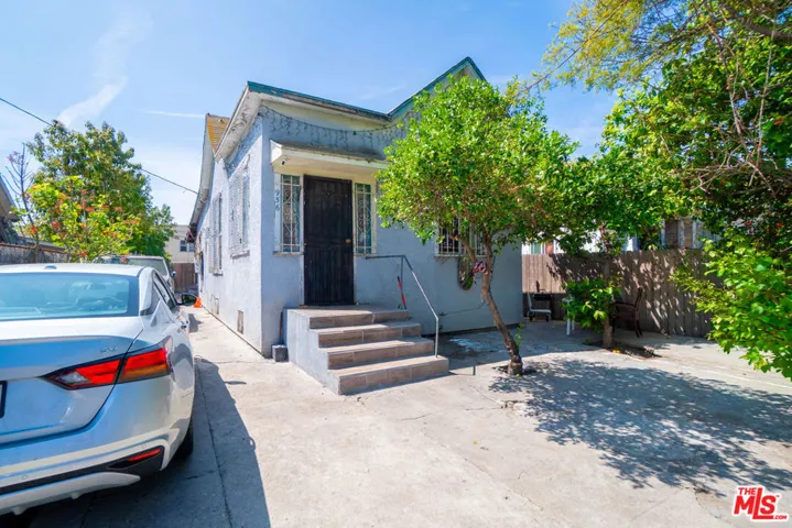 956 E 33rd Street, Los Angeles, California 90011
