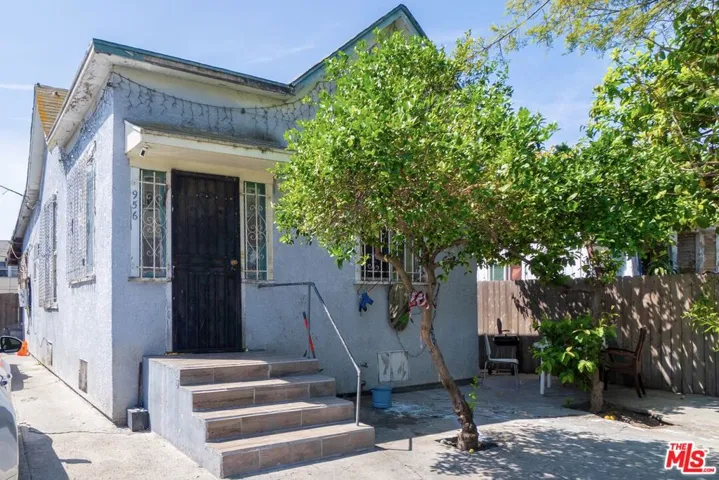 956 E 33rd Street, Los Angeles, California 90011