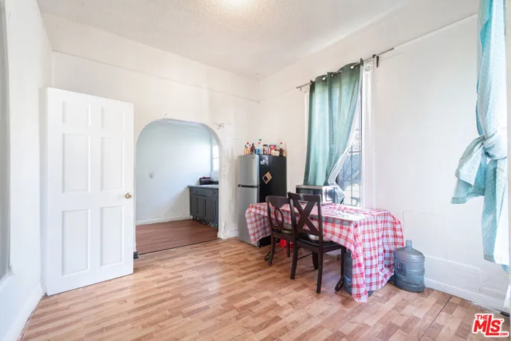 956 E 33rd Street, Los Angeles, California 90011