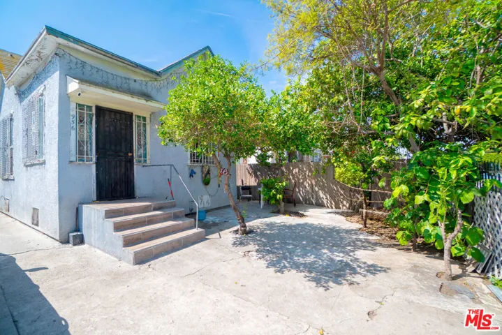 956 E 33rd Street, Los Angeles, California 90011
