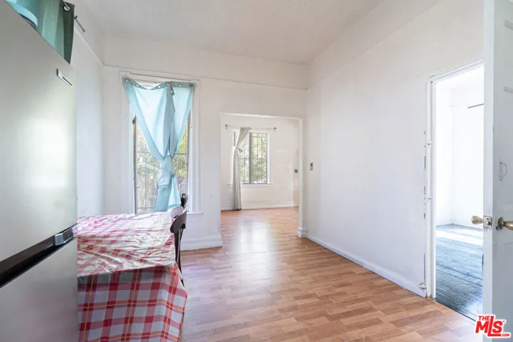 956 E 33rd Street, Los Angeles, California 90011