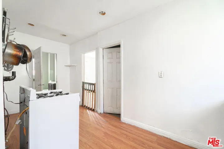 956 E 33rd Street, Los Angeles, California 90011