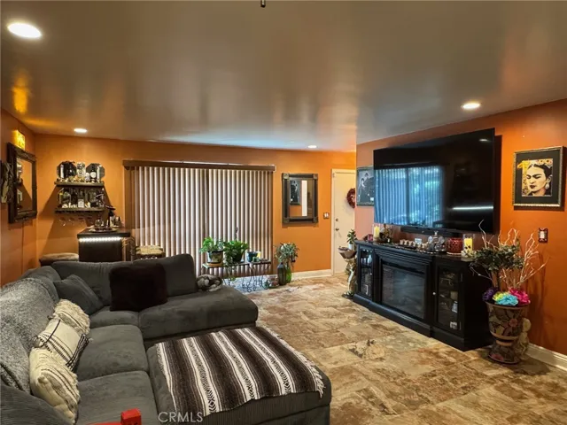 1434 Highland 13, Duarte, California 91010