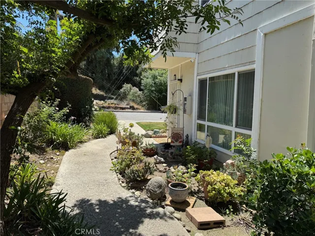 1434 Highland 13, Duarte, California 91010