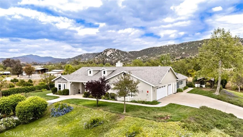 820 Santa Fe Highlands Dr, Ramona, California 92065
