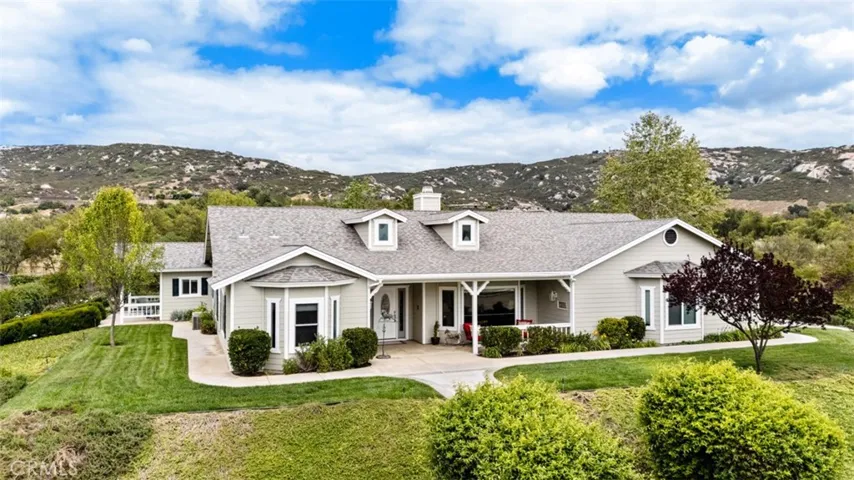 820 Santa Fe Highlands Dr, Ramona, California 92065