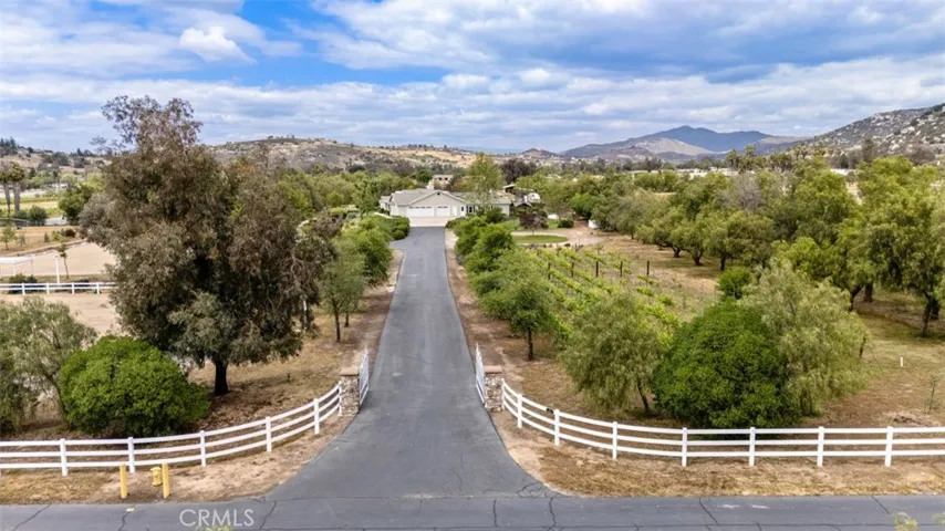 820 Santa Fe Highlands Dr, Ramona, California 92065