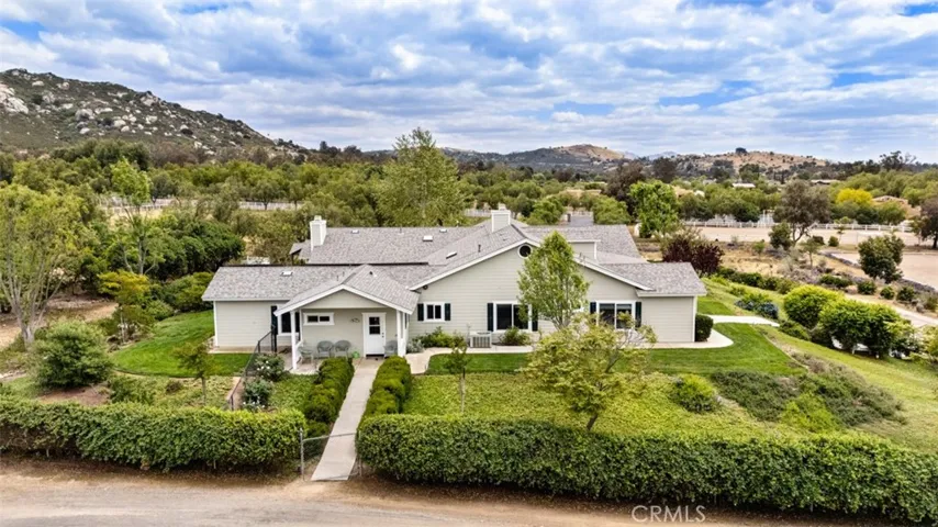 820 Santa Fe Highlands Dr, Ramona, California 92065