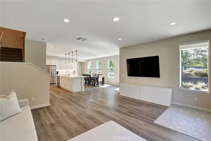 176 Novel, Irvine, California 92618