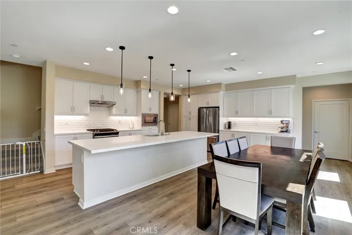 176 Novel, Irvine, California 92618