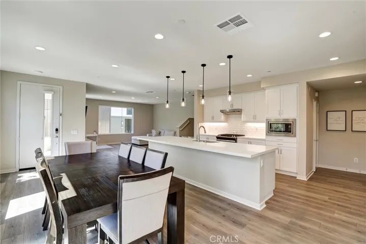176 Novel, Irvine, California 92618