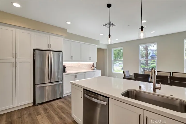 176 Novel, Irvine, California 92618