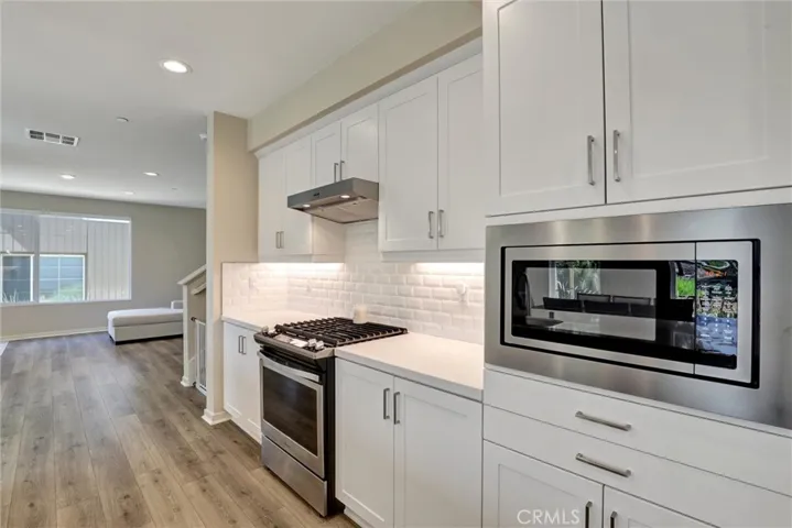 176 Novel, Irvine, California 92618