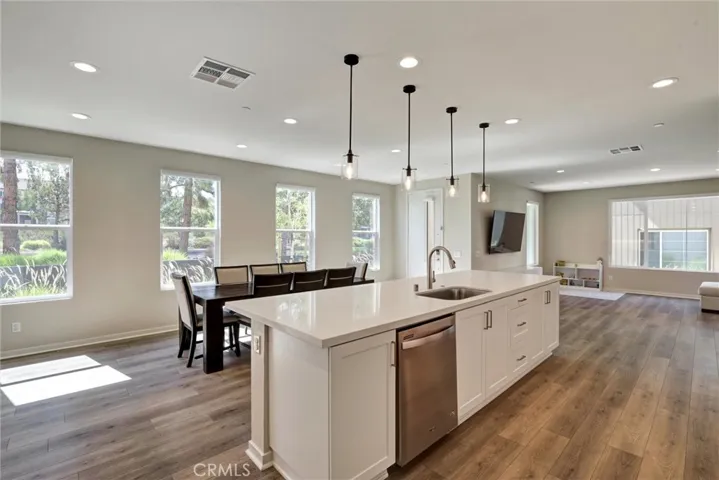 176 Novel, Irvine, California 92618