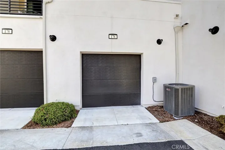 176 Novel, Irvine, California 92618