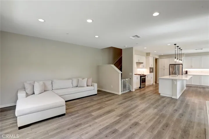176 Novel, Irvine, California 92618