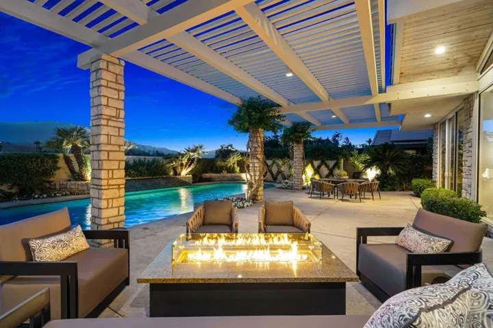 Expansive back patio