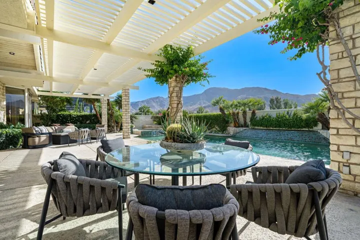 Great eating area under pergola